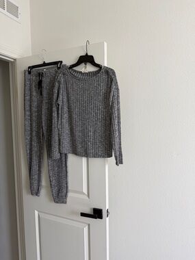 Women's Gray Ribbed Knit Sweater